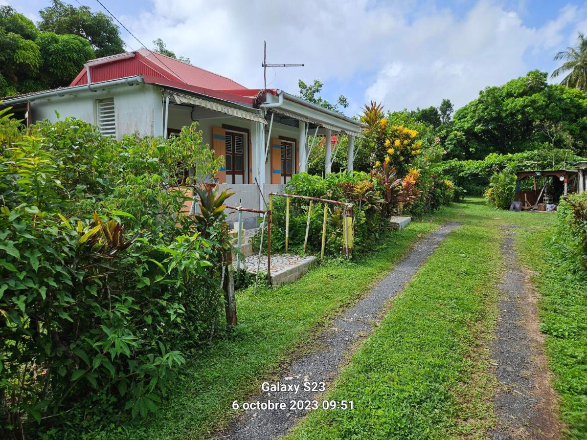 Villa Maison Familiale Authentique Capesterre-Belle-Eau Exterior foto